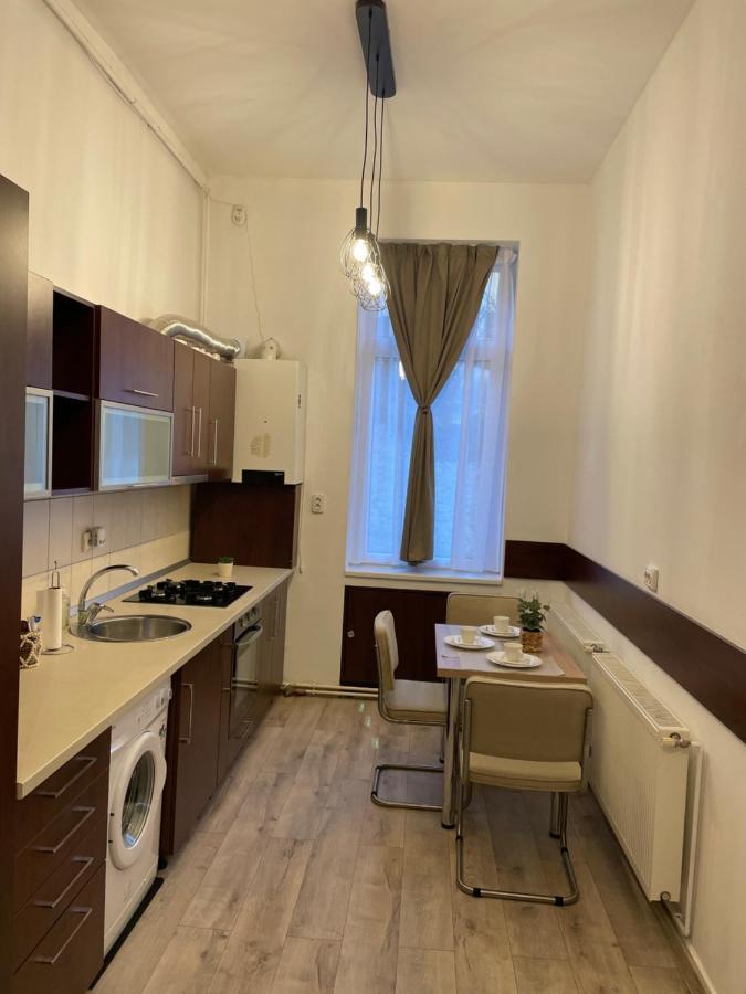 Relax Apartment Brasov Bagian luar foto