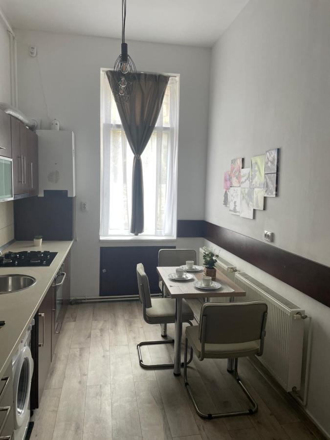Relax Apartment Brasov Bagian luar foto